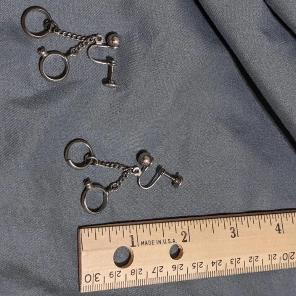 N/A silver screw